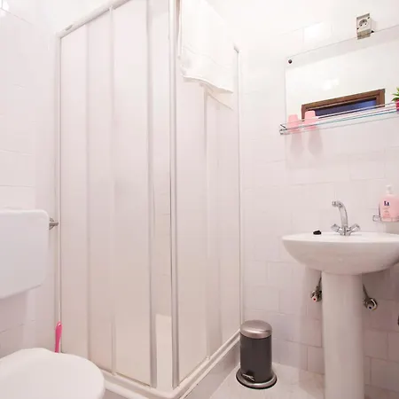 Kancelir Gostinjska kuća 3*